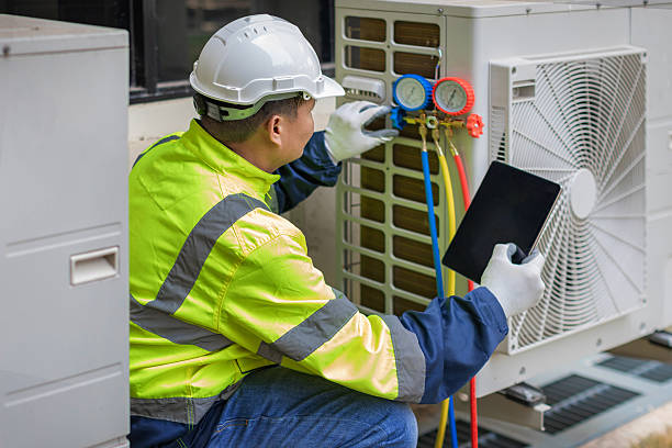 Professional Hvac technician working in Winchester, IL